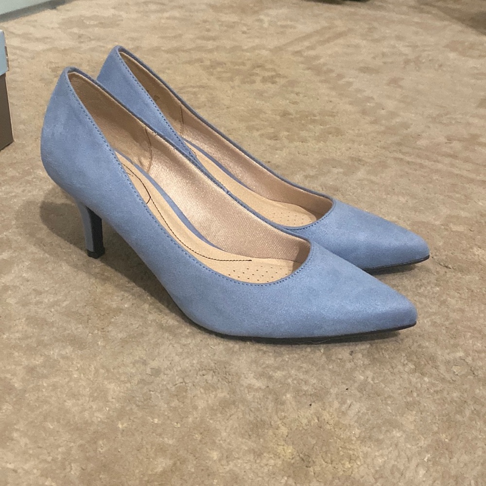 NWT Women's Life Stride Sevyn Pump, Sky Blue Suede, Size 9